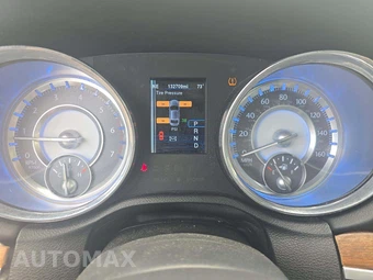 2013 Chrysler 300C John Varvatos Luxury – miniatura 9