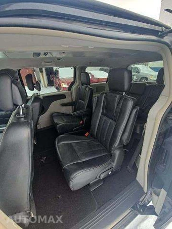 2013 Chrysler Town & Country Touring 121.2" WB – miniatura 13