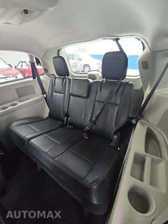2013 Chrysler Town & Country Touring 121.2" WB – miniatura 14