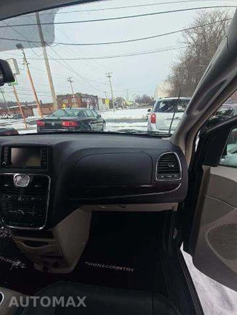 2013 Chrysler Town & Country Touring 121.2" WB – miniatura 20