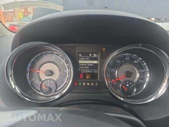 2013 Chrysler Town & Country Touring 121.2" WB – miniatura 9