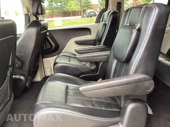 2013 Chrysler Town & Country Touring 121.2" WB - miniatura 20