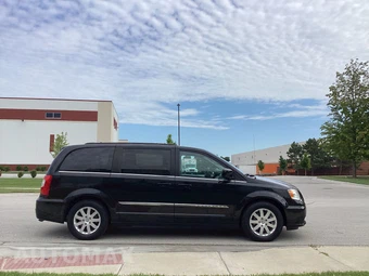 2013 Chrysler Town & Country Touring 121.2" WB - miniatura 6