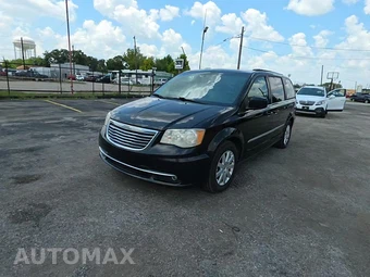 2013 Chrysler Town & Country Touring 121.2" WB