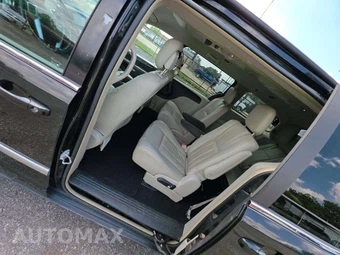 2013 Chrysler Town & Country Touring 121.2" WB - miniatura 10