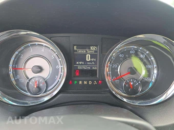 2013 Chrysler Town & Country Touring 121.2" WB - miniatura 6