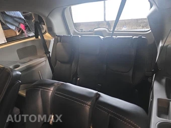 2013 Chrysler Town & Country Touring 121.2" WB - miniatura 11