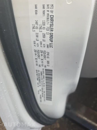 2013 Chrysler Town & Country Touring 121.2" WB - miniatura 12