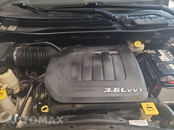 2013 Chrysler Town & Country Touring 121.2" WB - miniatura 13