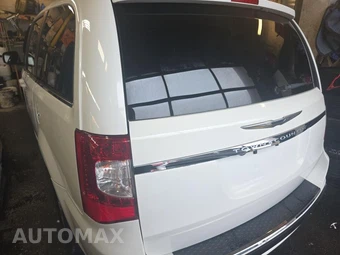2013 Chrysler Town & Country Touring 121.2" WB - miniatura 6