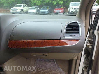 2013 Chrysler Town & Country Touring 121.2" WB - miniatura 18