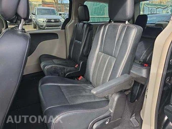 2013 Chrysler Town & Country Touring 121.2" WB - miniatura 13
