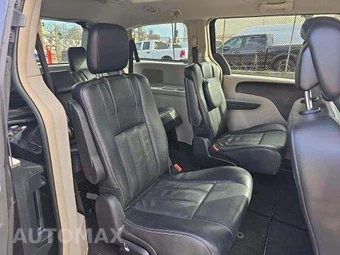 2013 Chrysler Town & Country Touring 121.2" WB - miniatura 17