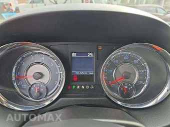 2013 Chrysler Town & Country Touring 121.2" WB - miniatura 9