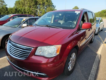 2013 Chrysler Town & Country Touring 121.2" WB