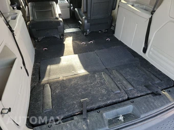 2013 Chrysler Town & Country Touring 121.2" WB – miniatura 14