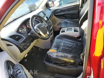2013 Chrysler Town & Country Touring 121.2" WB – miniatura 7