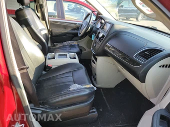 2013 Chrysler Town & Country Touring 121.2" WB – miniatura 8