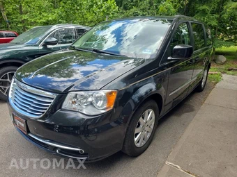 2013 Chrysler Town & Country Touring 121.2" WB