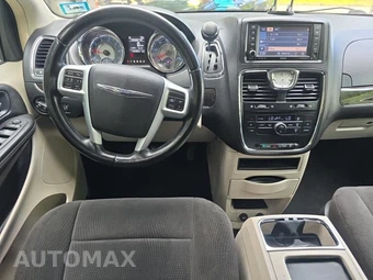 2013 Chrysler Town & Country Touring 121.2" WB – miniatura 14