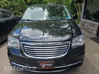2013 Chrysler Town & Country Touring 121.2" WB – miniatura 2