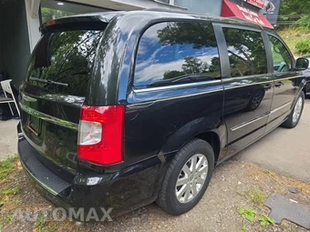 2013 Chrysler Town & Country Touring 121.2" WB – miniatura 4