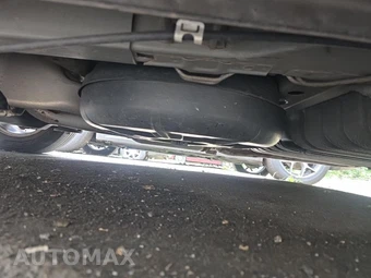 2013 Chrysler Town & Country Touring 121.2" WB – miniatura 7