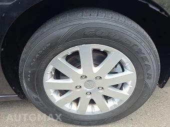 2013 Chrysler Town & Country Touring 121.2" WB – miniatura 9