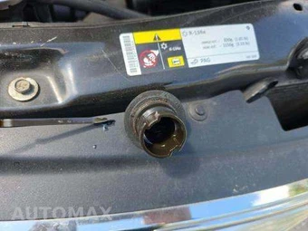 2013 Chrysler Town & Country Touring 121.2" WB – miniatura 25