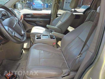 2013 Chrysler Town & Country Touring 121.2" WB – miniatura 6