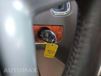 2013 Chrysler Town & Country Touring 121.2" WB – miniatura 8