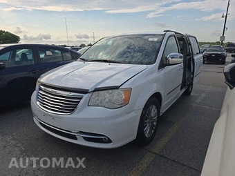 2013 Chrysler Town & Country Touring L 121.2" WB