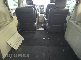 2013 Chrysler Town & Country Touring L 121.2" WB – miniatura 17