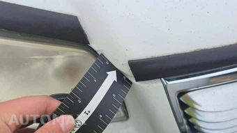 2013 Chrysler Town & Country Touring L 121.2" WB – miniatura 27