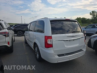 2013 Chrysler Town & Country Touring L 121.2" WB – miniatura 6