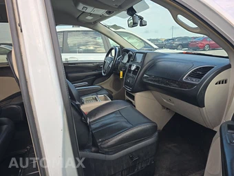 2013 Chrysler Town & Country Touring L 121.2" WB – miniatura 8