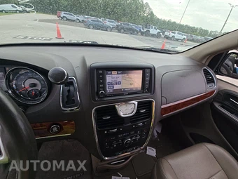 2013 Chrysler Town & Country Touring L 121.2" WB – miniatura 11