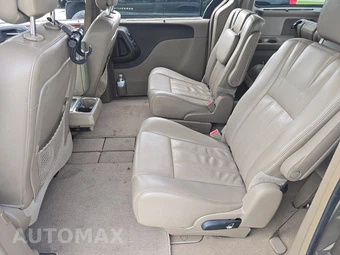 2013 Chrysler Town & Country Touring L 121.2" WB – miniatura 13