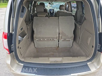 2013 Chrysler Town & Country Touring L 121.2" WB – miniatura 17