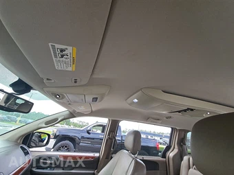 2013 Chrysler Town & Country Touring L 121.2" WB – miniatura 18