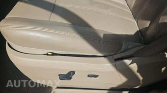 2013 Chrysler Town & Country Touring L 121.2" WB – miniatura 22