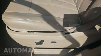 2013 Chrysler Town & Country Touring L 121.2" WB – miniatura 23