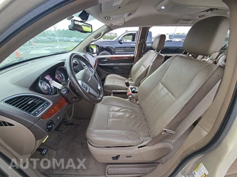 2013 Chrysler Town & Country Touring L 121.2" WB – miniatura 7