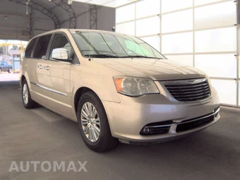 2013 Chrysler Town & Country Touring L 121.2" WB - miniatura 3
