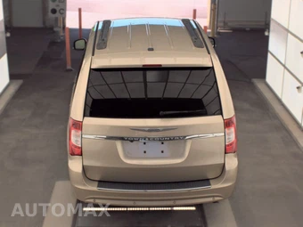 2013 Chrysler Town & Country Touring L 121.2" WB - miniatura 5