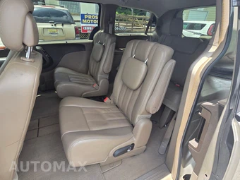 2013 Chrysler Town & Country Touring L 121.2" WB - miniatura 9