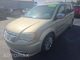 2013 Chrysler Town & Country Touring L 121.2" WB