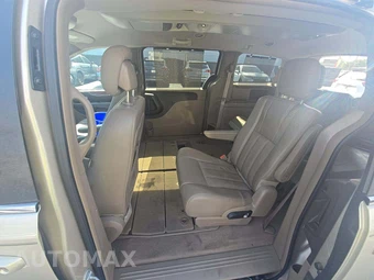 2013 Chrysler Town & Country Touring L 121.2" WB - miniatura 13