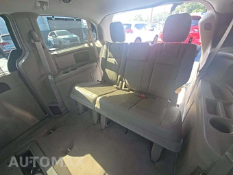 2013 Chrysler Town & Country Touring L 121.2" WB - miniatura 14