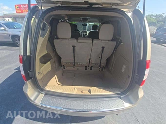2013 Chrysler Town & Country Touring L 121.2" WB - miniatura 15